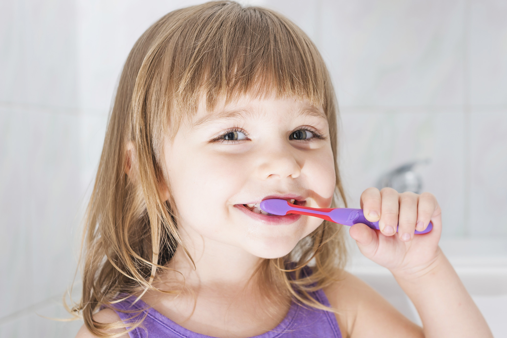 Come scegliere il dentifricio adatto ai più piccoli